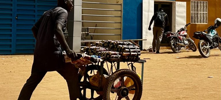 Zuckerrohrsaft. Ein purer Genuss Zuckerrohrsaft. Ein purer Genuss